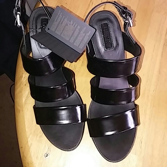 Brand new heels - Picture 2 of 3